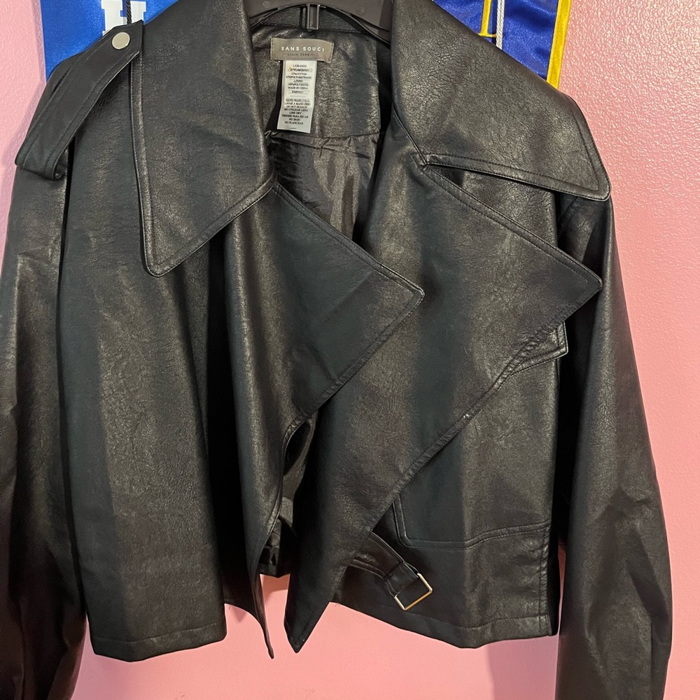 Jacket - Picture 1 of 3